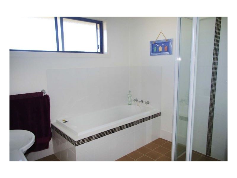 49 Bluehaven Drive, Old Bar NSW 2430