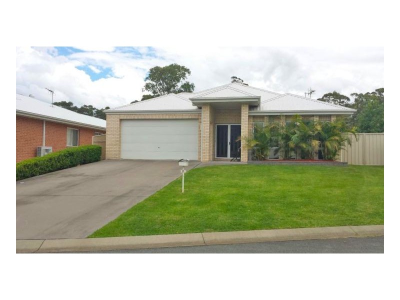 6 Kadungle Close, Wallabi Point NSW 2430