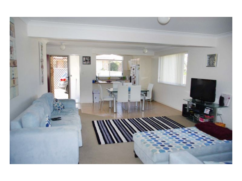 4/12 Connell Street, Old Bar NSW 2430