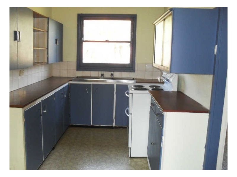 4 Old Bar Road, Old Bar NSW 2430