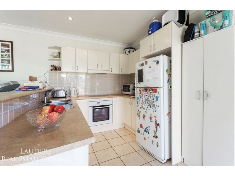 4/6 Bryan Street, Old Bar NSW 2430