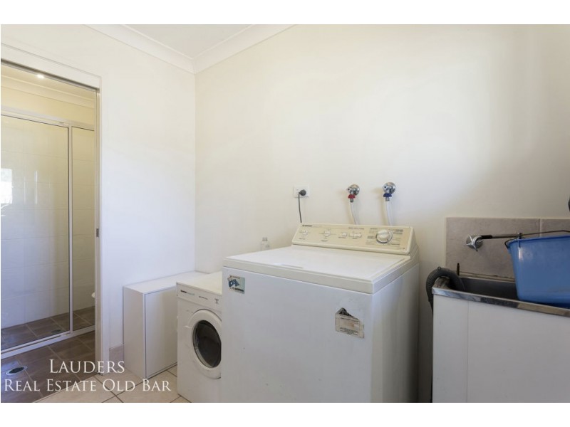 4/6 Bryan Street, Old Bar NSW 2430