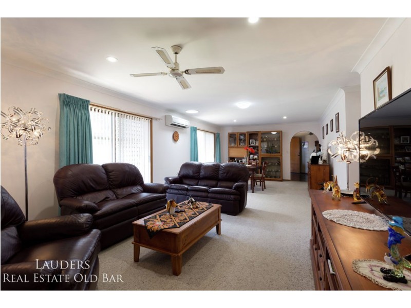 2/23 Casuarina Close, Old Bar NSW 2430