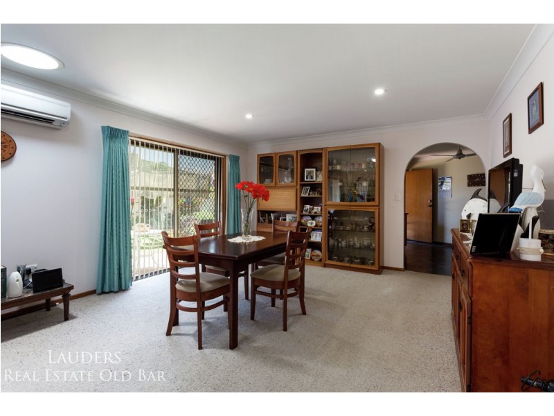 2/23 Casuarina Close, Old Bar NSW 2430