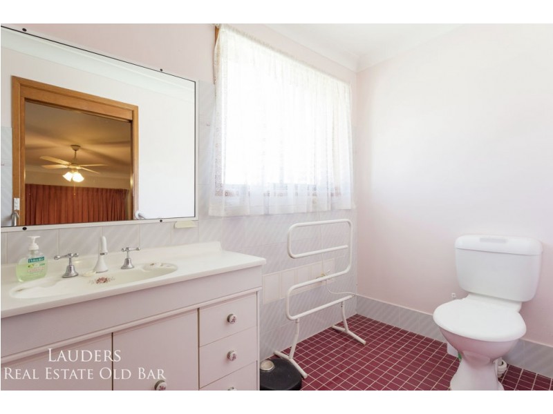 2/23 Casuarina Close, Old Bar NSW 2430