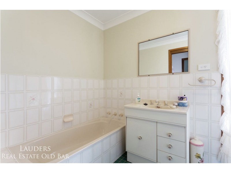 2/23 Casuarina Close, Old Bar NSW 2430