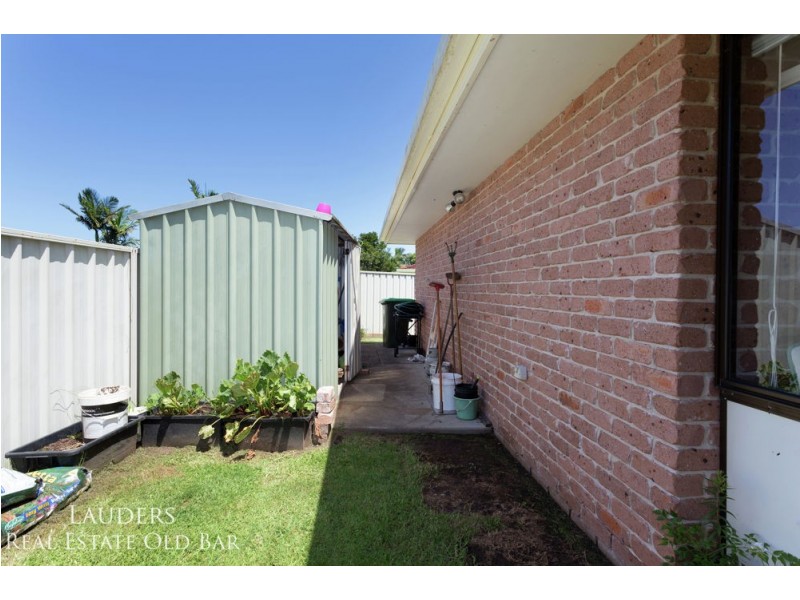 2/23 Casuarina Close, Old Bar NSW 2430