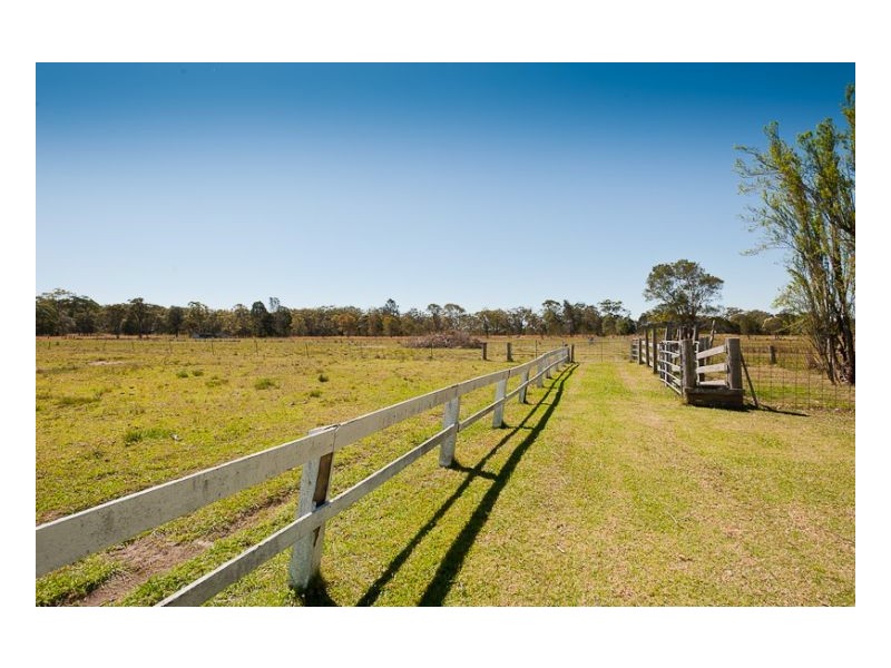 19 Harrogate Lane, Old Bar NSW 2430