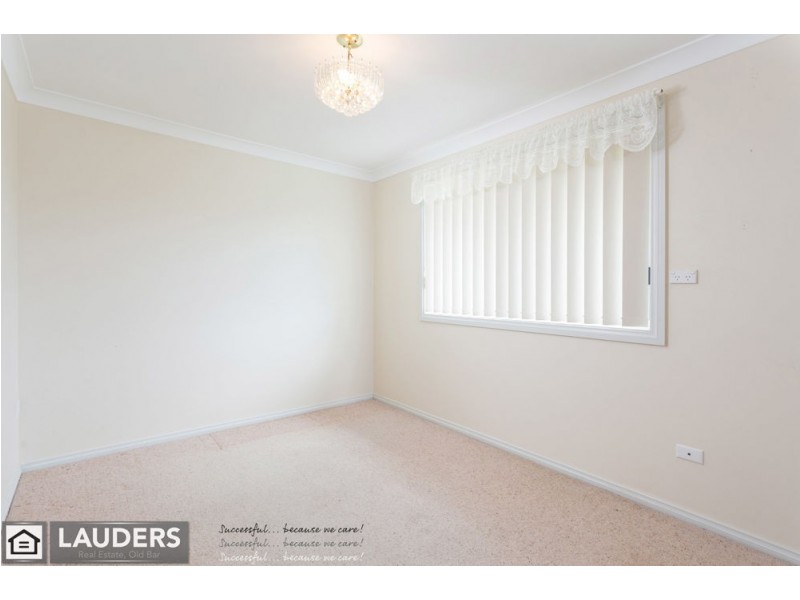 8 Snoewood Street, Old Bar NSW 2430