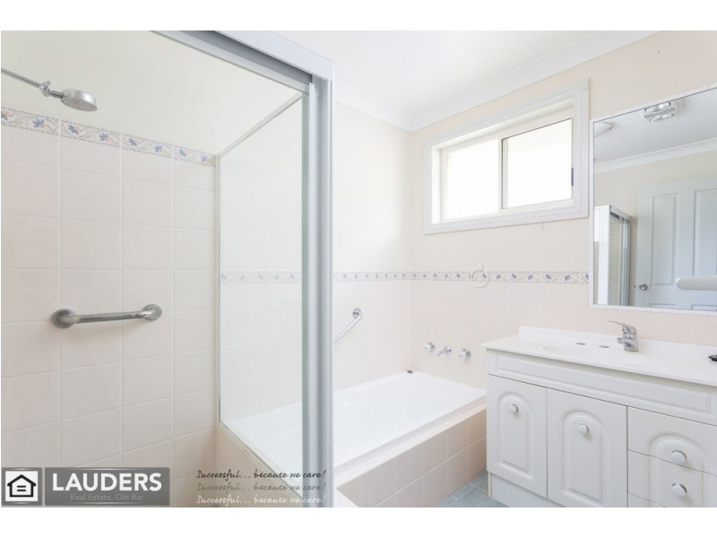 8 Snoewood Street, Old Bar NSW 2430