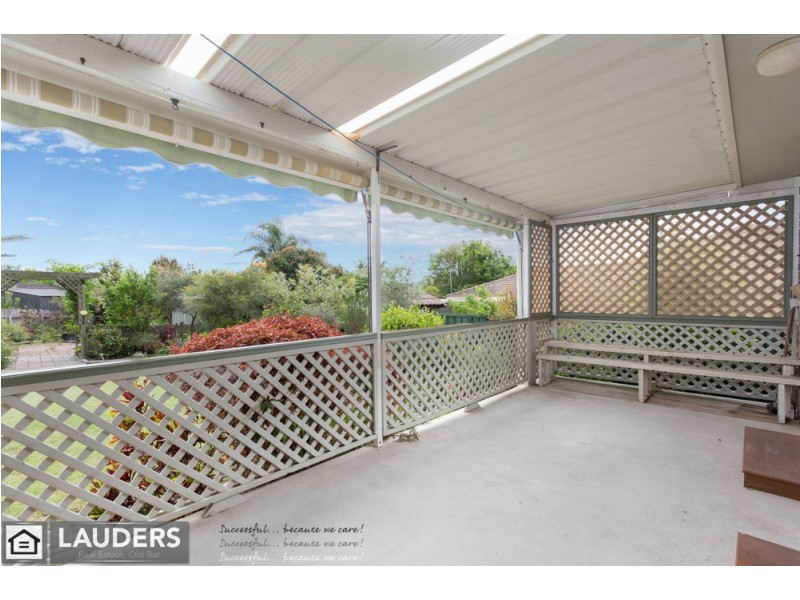8 Snoewood Street, Old Bar NSW 2430
