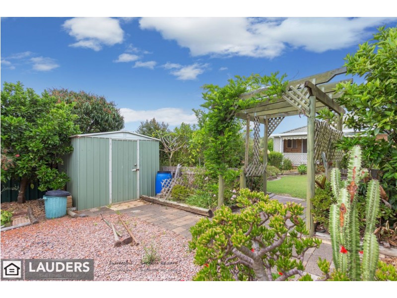 8 Snoewood Street, Old Bar NSW 2430