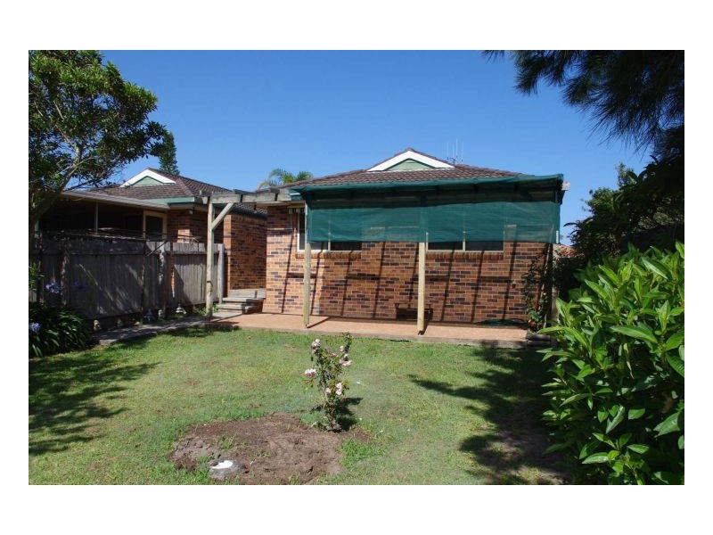 1/6 Casuarina Close, Old Bar NSW 2430