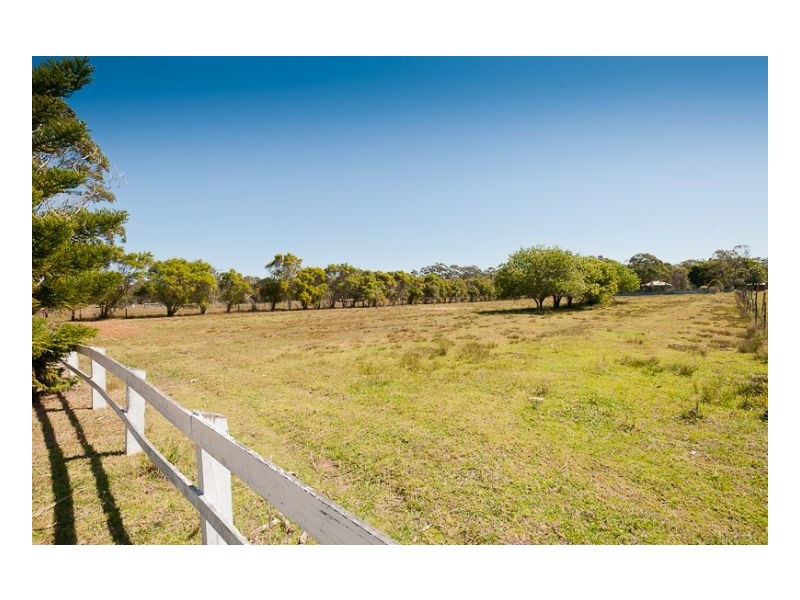 19 Harrogate Lane, Old Bar NSW 2430