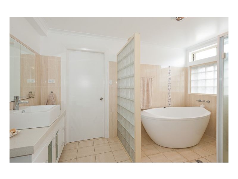 4 David Street, Old Bar NSW 2430