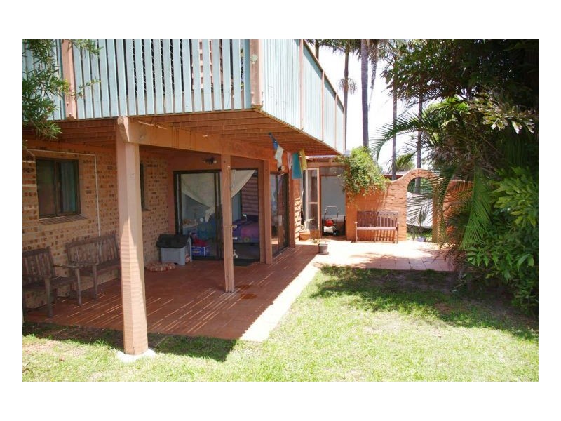 69 Waterman Street, Old Bar NSW 2430