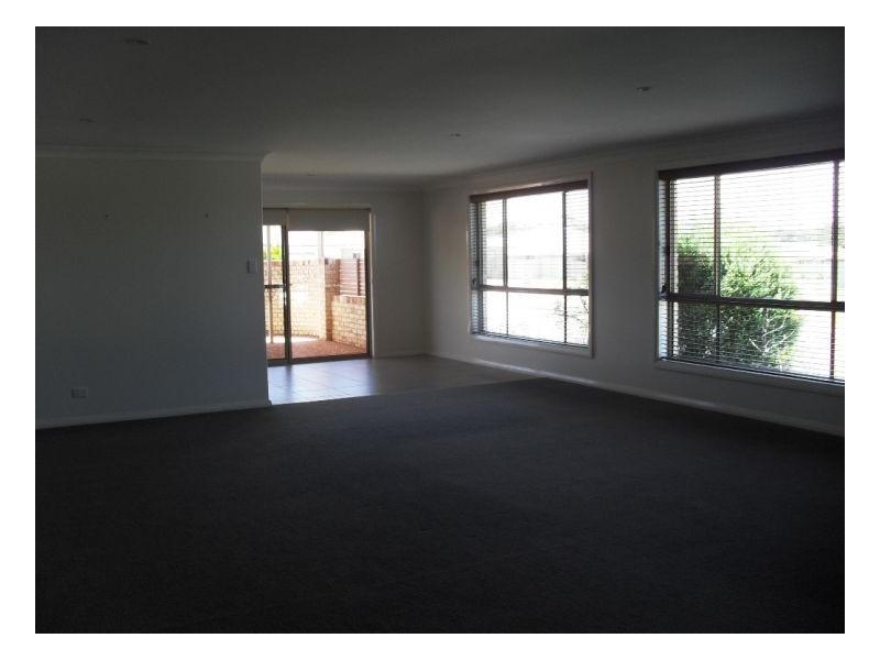 1 Yellowfin Avene, Old Bar NSW 2430