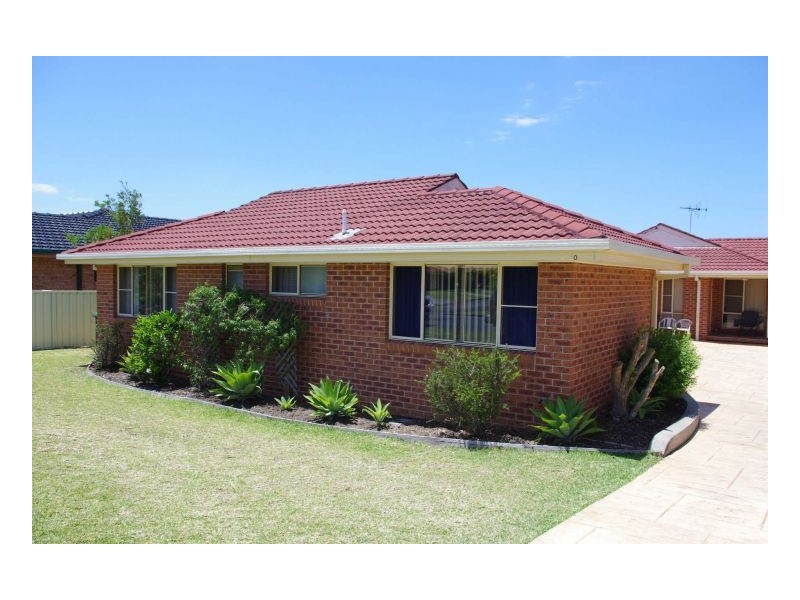 1/10 Pryor Crescent, Old Bar NSW 2430