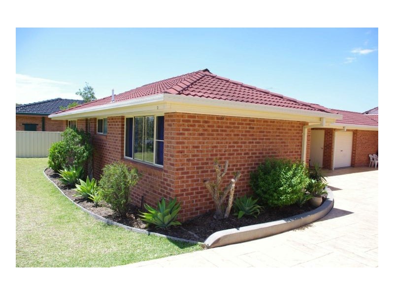 1/10 Pryor Crescent, Old Bar NSW 2430
