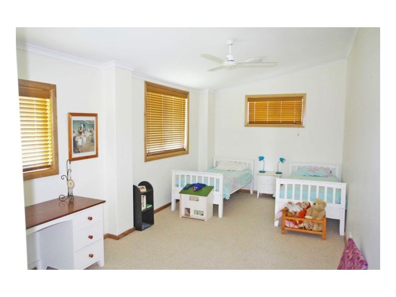 25 Banyula Drive, Old Bar NSW 2430