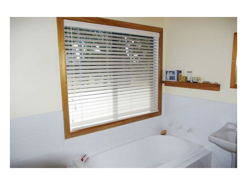 25 Banyula Drive, Old Bar NSW 2430