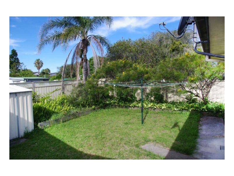 25 Bryan Street, Old Bar NSW 2430