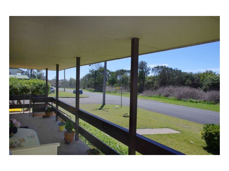 23 Ungala Road, Old Bar NSW 2430