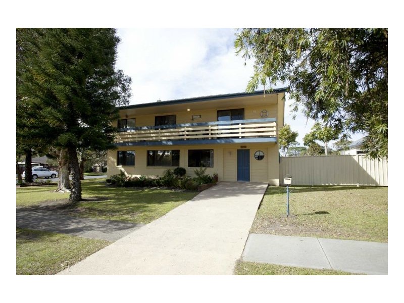 6 Waterman Street, Old Bar NSW 2430