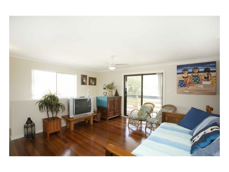 6 Waterman Street, Old Bar NSW 2430