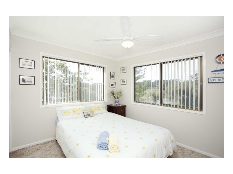 6 Waterman Street, Old Bar NSW 2430