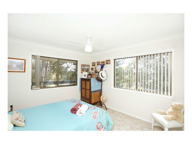 6 Waterman Street, Old Bar NSW 2430