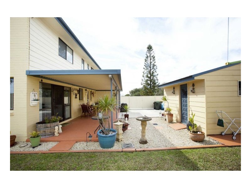 6 Waterman Street, Old Bar NSW 2430