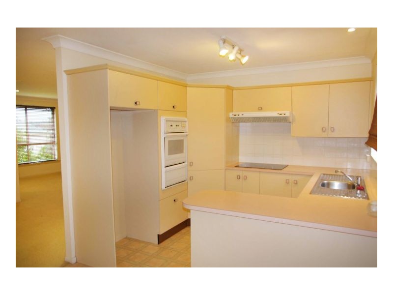 2/10 Gannet Crescent, Old Bar NSW 2430