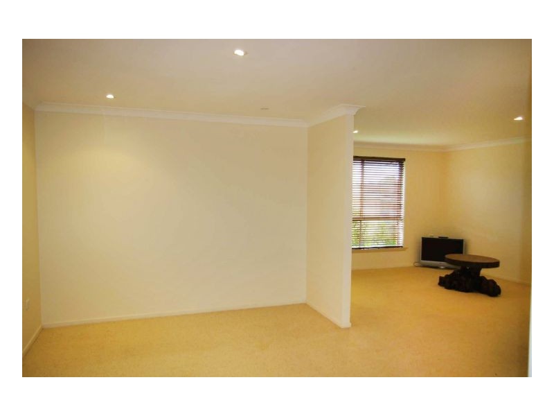 2/10 Gannet Crescent, Old Bar NSW 2430