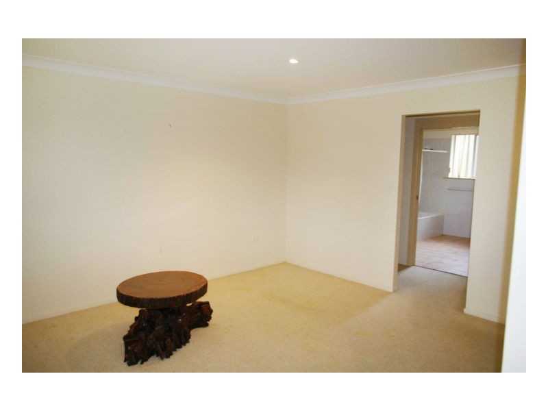 2/10 Gannet Crescent, Old Bar NSW 2430