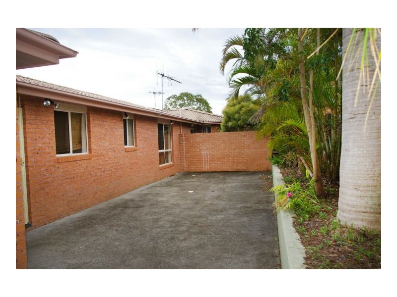2/10 Gannet Crescent, Old Bar NSW 2430