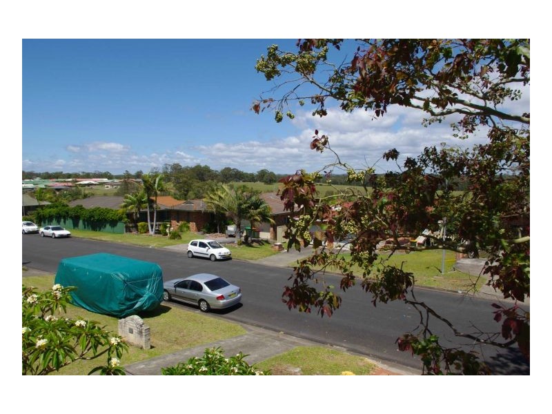 44 Molong Road, Old Bar NSW 2430