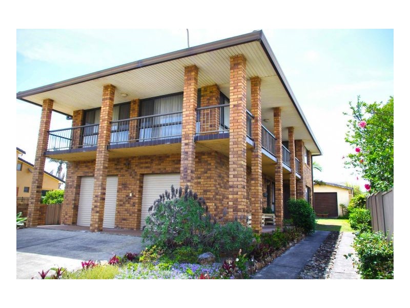 5 Lewis Street, Old Bar NSW 2430