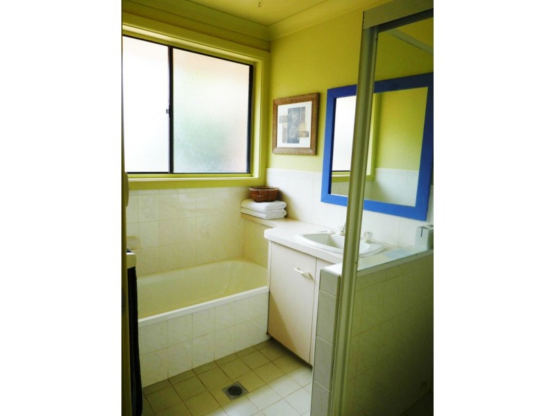 9 Banyula Drive, Old Bar NSW 2430