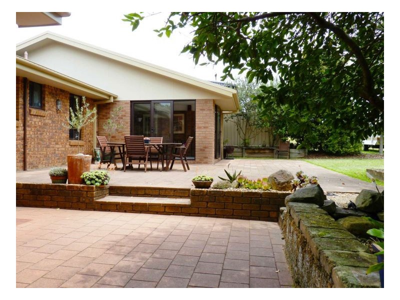 9 Banyula Drive, Old Bar NSW 2430