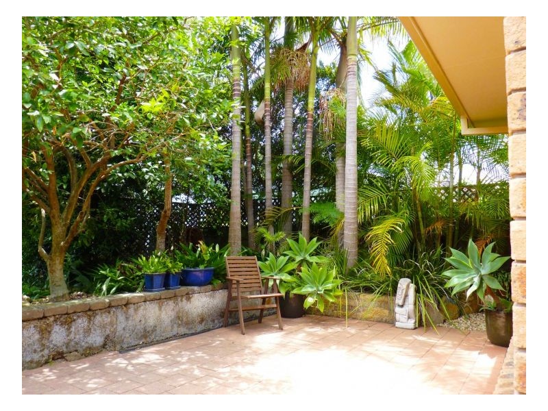 9 Banyula Drive, Old Bar NSW 2430