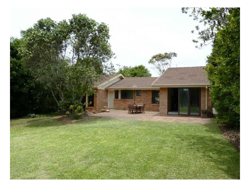9 Banyula Drive, Old Bar NSW 2430