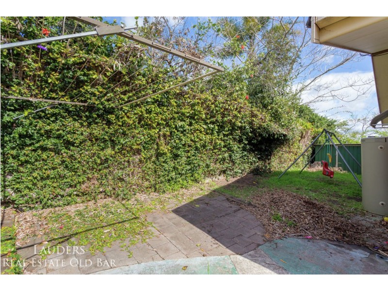1b Kestrel Avenue, Old Bar NSW 2430
