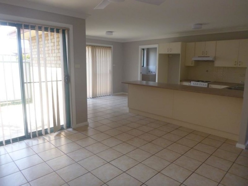 2/15 Lewis Street, Old Bar NSW 2430