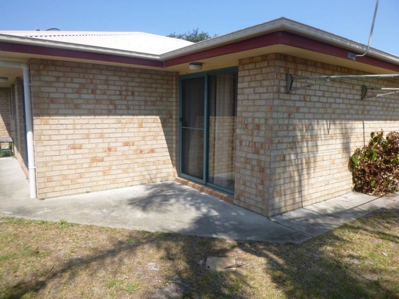 2/15 Lewis Street, Old Bar NSW 2430