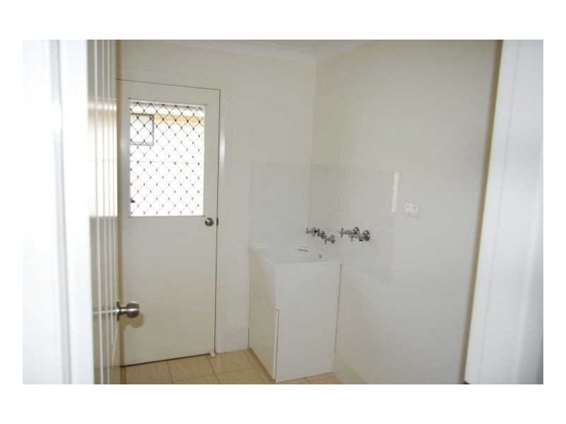 1 Marlin Court, Old Bar NSW 2430