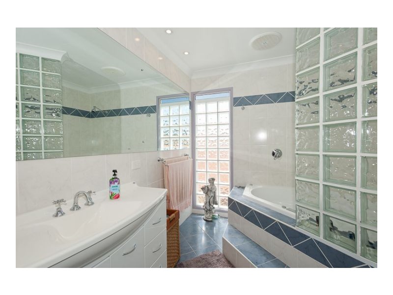 32 Richardson Street, Old Bar NSW 2430