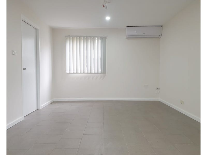 Flat 18 Railway Street, Old Guildford NSW 2161