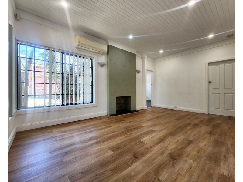 16 Olive Crescent, Peakhurst NSW 2210