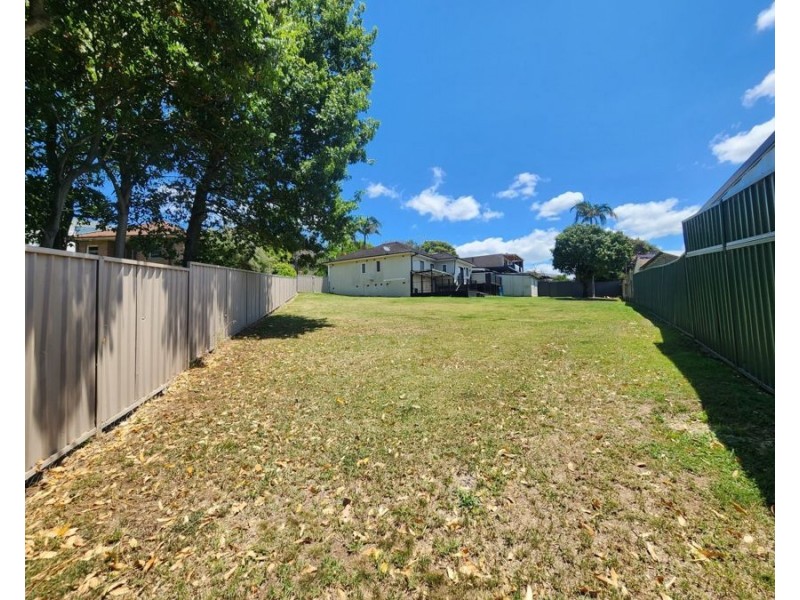 16 Olive Crescent, Peakhurst NSW 2210